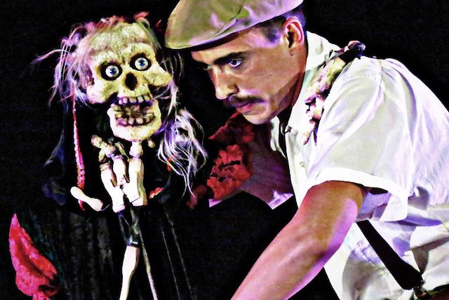 El Bechin, il giovane talento del teatro di strada, e il suo “Horror Puppet Show”