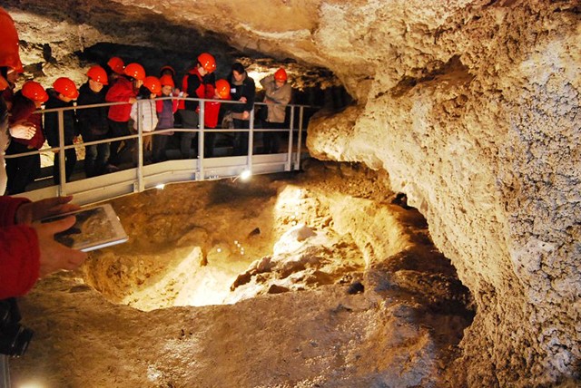 La grotta di Re Tiberio, visita guidata al tratto storico