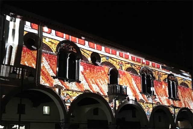 NATALE/ Ravenna in Luce, video mapping in piazza del Popolo